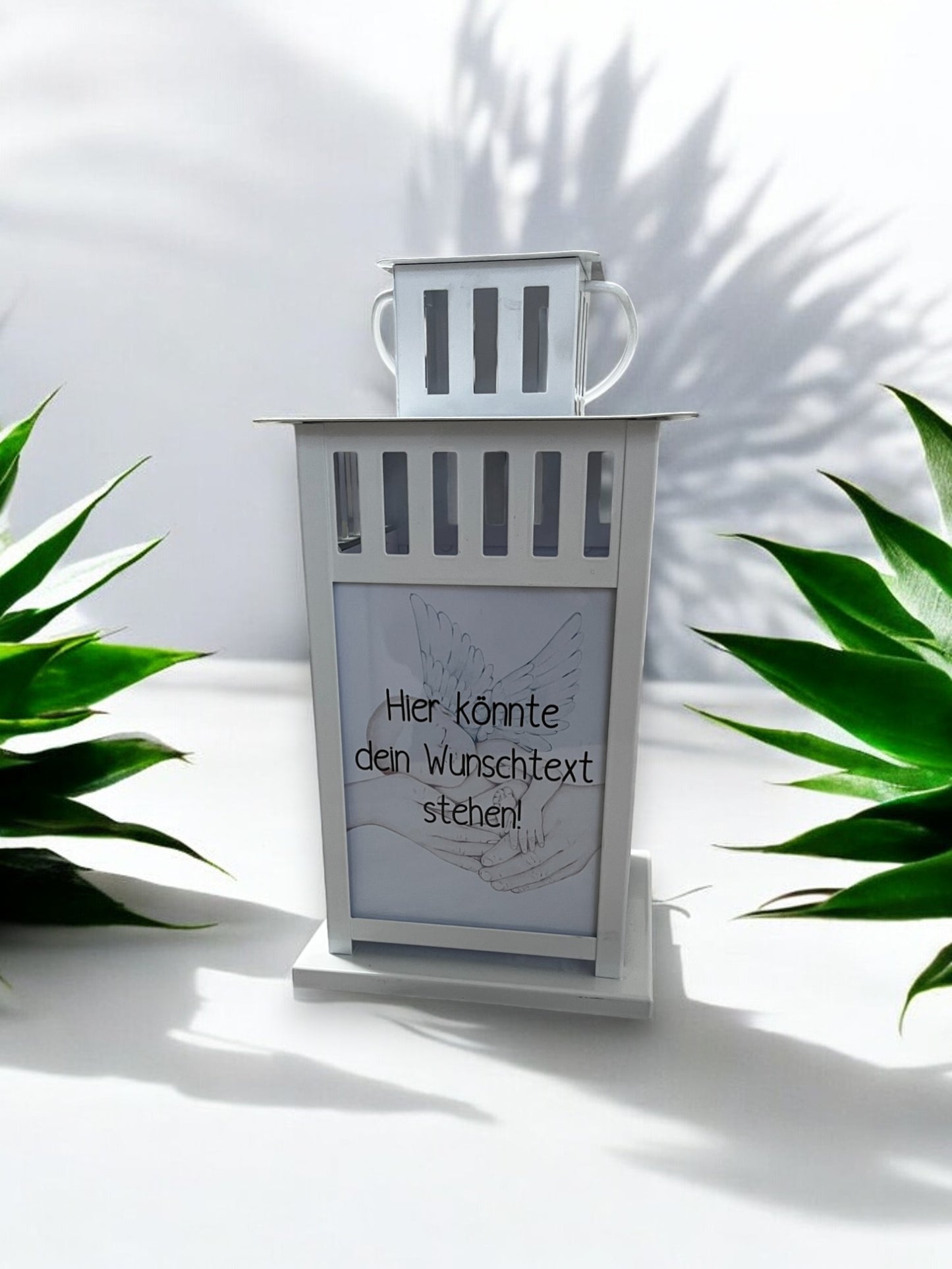 personalisierte Grablaterne mit Wunschtext - Motiv: Baby mit Engelsflügeln