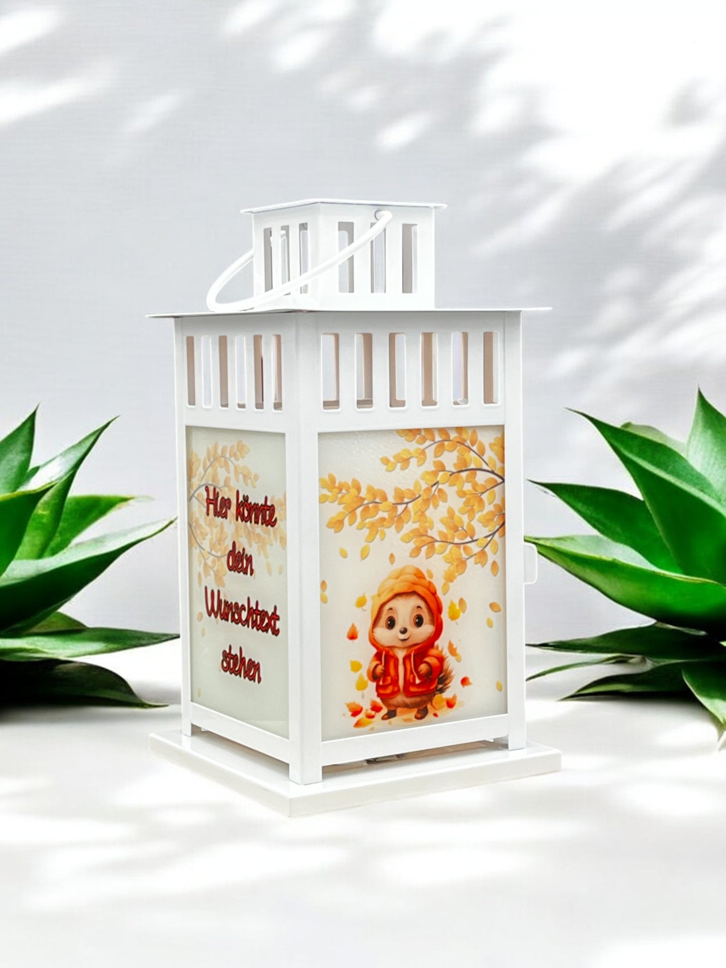 herbstliche Grablaterne mit Wunschtext - Motiv: Igel mit Kapuze