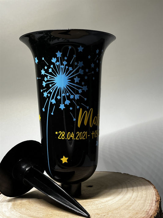 personalisierte schwarze Grabvase mit Pusteblumenmotiv und Sternenapplikationen - ZaraTiv -  -  - #original_alt_text# 