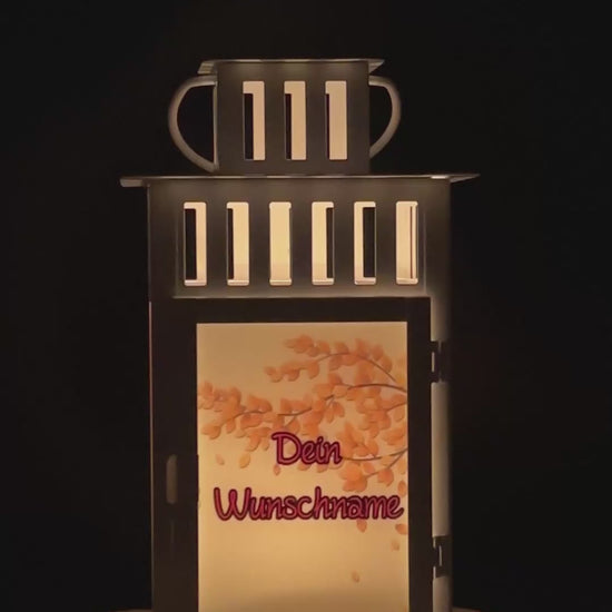Entdecke unsere personalisierte Grablaterne mit einem niedlichen, herbstlichen Wichtelmotiv!